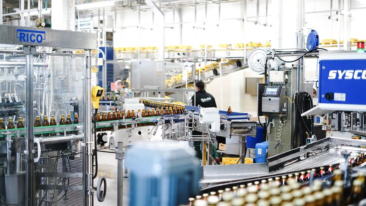 © Sabrina Schneider Die Mohrenbrauerei modernisiert die Endverpackung und optimiert den Brauprozess für mehr Effizienz und einen geringeren Energieverbrauch.